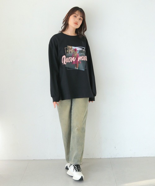HER CLOSET(ハークローゼット)の「【shemoshelly】Neon Moonオーバーサイズグラフィック ロンT(Tシャツ/カットソー・レディース・ブラック/ホワイト・FREE)」の21枚目の写真