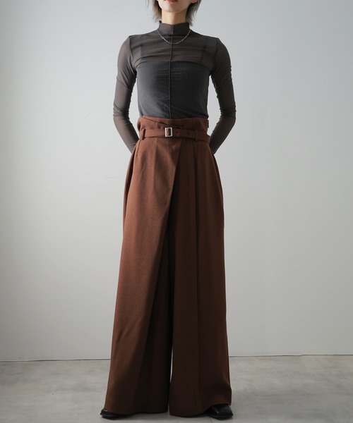 Doula Doula(ドゥーラドゥーラ)の「ハカマタックワイドパンツ(その他パンツ・レディース・ベージュ/ブラック/ライトグレー/ブラウン・マルチサイズ)」の4枚目の写真