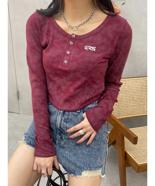 EVRIS(エヴリス)の「ワンポイントヘンリーネックトップス(Tシャツ/カットソー・レディース・ホワイト/レッド/ブラック・FREE)」の11枚目の写真