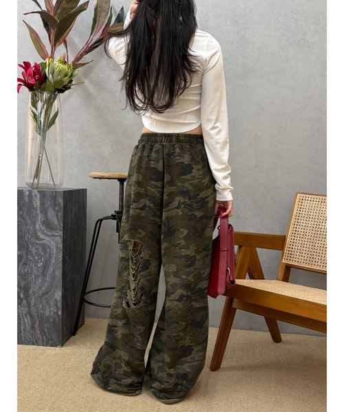 EVRIS(エヴリス)の「ワンポイントヘンリーネックトップス(Tシャツ/カットソー・レディース・ホワイト/レッド/ブラック・FREE)」の8枚目の写真