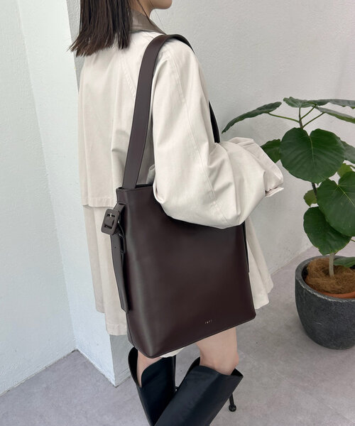 mystic（ミスティック）の「loti サイドベルトワンハンドルトート（トートバッグ・レディース・ブラウン/ベージュ/ブラック・ONE SIZE）」の12枚目の写真