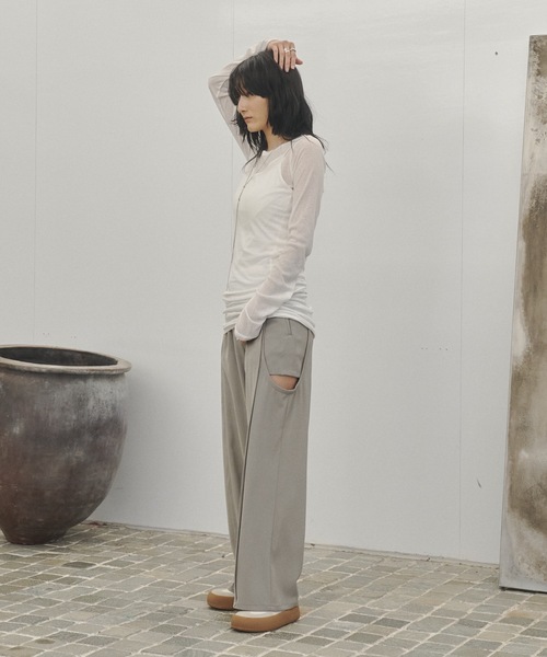 Lutim by u(ルチバイユー)の「Sheer rib layered Tunic / レイヤードチュニック(Tシャツ/カットソー・レディース・チャコールグレー/オフホワイト/グレイッシュベージュ・FREE)」の8枚目の写真