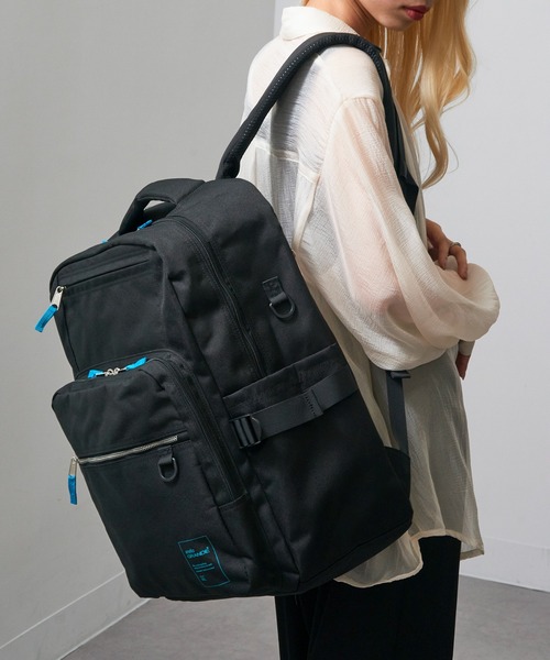 anello(アネロ)の「【anello】GTM0871 バディ 35L大容量多機能リュック(バックパック/リュック・レディース・ブラック/ピンク/ブルー・FREE)」の10枚目の写真