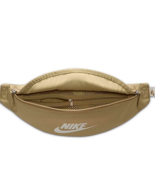 NIKE(ナイキ)の「ナイキ ヘリテージ ウエストパック (3L) / Nike Heritage Waistpack (3L) DB0490-297 Parachute Beige(ボディバッグ/ウエストポーチ・メンズ・ベージュ・ONE SIZE)」の3枚目の写真