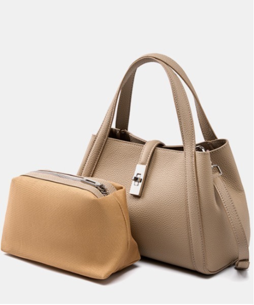 NiiNa(ニーナ)の「【 NiiNa / ニーナ 】高品質牛革 2way ミディアムバケットバッグ(インナーポーチ付き)(ショルダーバッグ・レディース・ブラック/グレイッシュベージュ・FREE)」の3枚目の写真