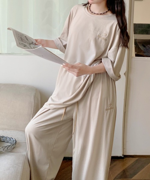 SHEENA(シーナ)の「【セットアップ】ワンポイント刺繍ロゴオーバーサイズTシャツ×ゆったりイージーワイドパンツ/2点SET(セットアップ・レディース・ベージュ/ブラック/グレー・M)」の5枚目の写真