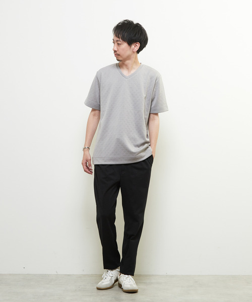MEN'S MELROSE(メンズメルローズ)の「ジオメトリックブリスターVネックハーフスリーブTシャツ(Tシャツ/カットソー・メンズ・グレー/ベージュ/ホワイト・3/4/2)」の21枚目の写真