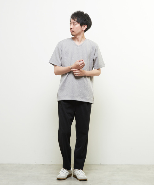 MEN'S MELROSE(メンズメルローズ)の「ジオメトリックブリスターVネックハーフスリーブTシャツ(Tシャツ/カットソー・メンズ・グレー/ベージュ/ホワイト・3/4/2)」の20枚目の写真