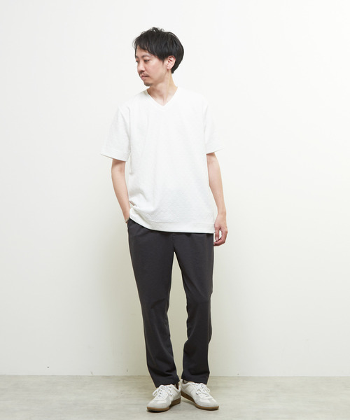 MEN'S MELROSE(メンズメルローズ)の「ジオメトリックブリスターVネックハーフスリーブTシャツ(Tシャツ/カットソー・メンズ・グレー/ベージュ/ホワイト・3/4/2)」の9枚目の写真