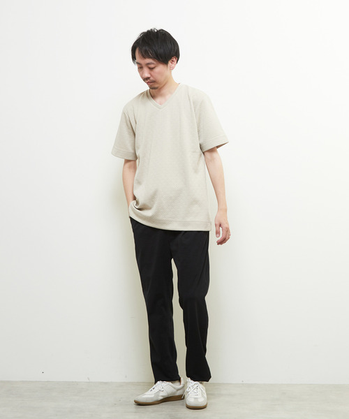 MEN'S MELROSE(メンズメルローズ)の「ジオメトリックブリスターVネックハーフスリーブTシャツ(Tシャツ/カットソー・メンズ・グレー/ベージュ/ホワイト・3/4/2)」の5枚目の写真