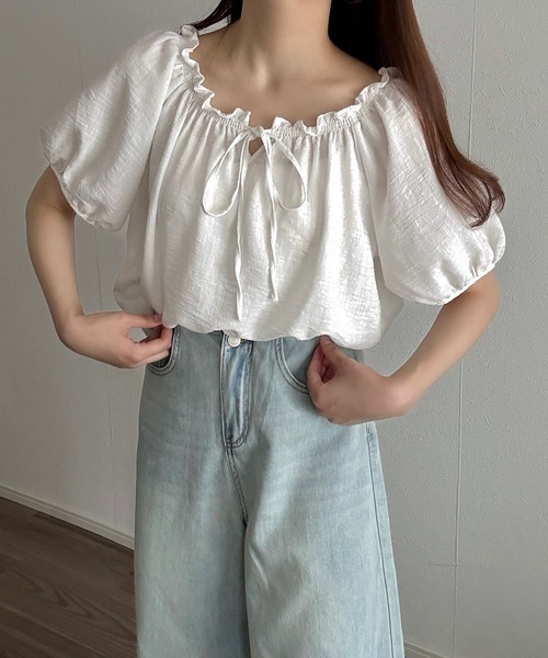 Cham.（チャム）の「ボリュームスリーブフリルブラウス（シャツ/ブラウス・レディース・オフホワイト/ナチュラル/ブルー・F）」の9枚目の写真