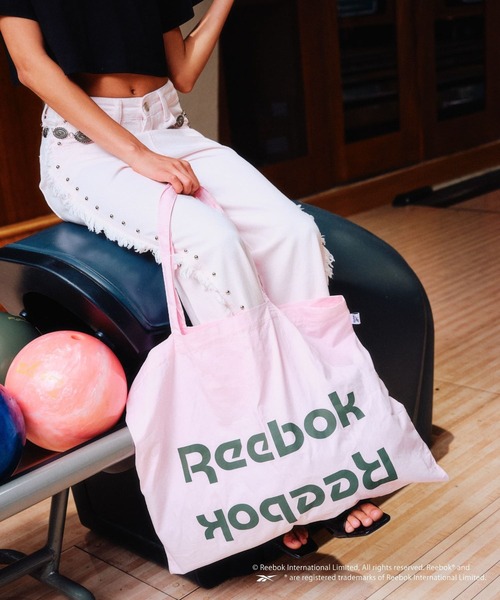 FOREVER 21（フォーエバー トゥエンティーワン）の「【Reebok（リーボック）】ロゴトートバッグ（トートバッグ・レディース・ピンク/レオパード・FREE）」の2枚目の写真