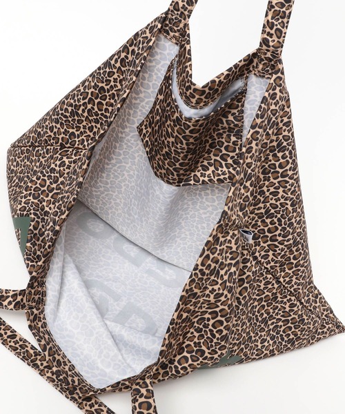 FOREVER 21（フォーエバー トゥエンティーワン）の「【Reebok（リーボック）】ロゴトートバッグ（トートバッグ・レディース・ピンク/レオパード・FREE）」の11枚目の写真