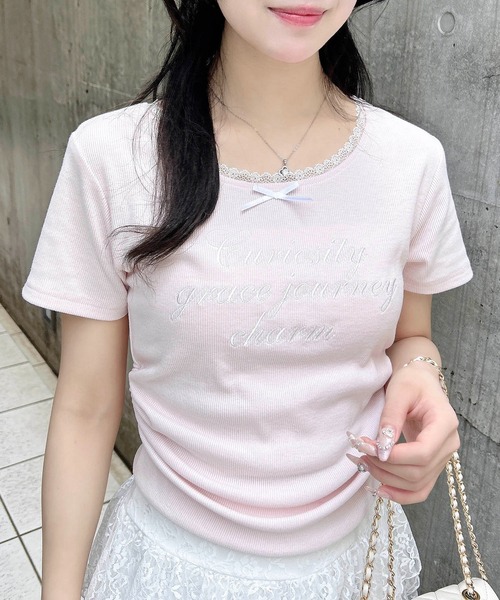 INGNI(イング)の「サイドギャザーリボン付ロゴレースリブトップス(Tシャツ/カットソー・レディース・ブラック×ホワイト/ピンク系7/グレー×ホワイト/ホワイト×ピンク・M)」の4枚目の写真
