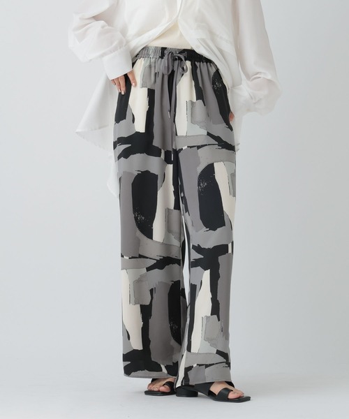 LEPSIM（レプシィム）の「布帛柄パンツ　492742（その他パンツ・レディース・ライトグリーン/ベージュ系その他/ブルー/ブラック系その他・FREE）」の2枚目の写真