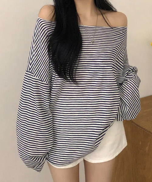 VIVID LADY（ビビッドレディー）の「オフショルダー ボーダー ロンT（Tシャツ/カットソー・レディース・ブラック/ネイビー/カーキ・FREE）」の3枚目の写真