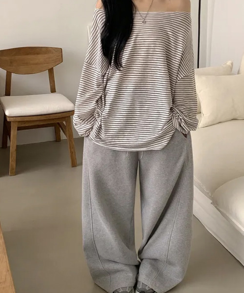 VIVID LADY（ビビッドレディー）の「オフショルダー ボーダー ロンT（Tシャツ/カットソー・レディース・ブラック/ネイビー/カーキ・FREE）」の12枚目の写真