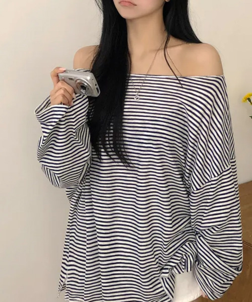VIVID LADY（ビビッドレディー）の「オフショルダー ボーダー ロンT（Tシャツ/カットソー・レディース・ブラック/ネイビー/カーキ・FREE）」の16枚目の写真