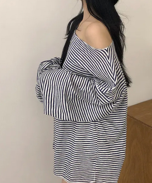 VIVID LADY（ビビッドレディー）の「オフショルダー ボーダー ロンT（Tシャツ/カットソー・レディース・ブラック/ネイビー/カーキ・FREE）」の19枚目の写真