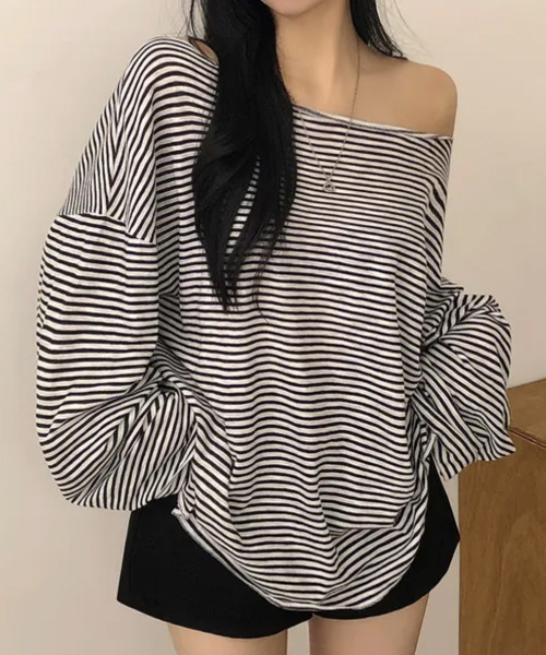 VIVID LADY（ビビッドレディー）の「オフショルダー ボーダー ロンT（Tシャツ/カットソー・レディース・ブラック/ネイビー/カーキ・FREE）」の22枚目の写真