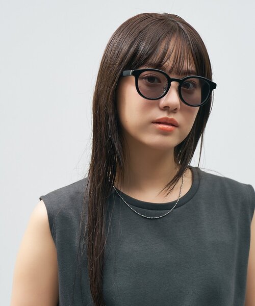 UNITED ARROWS(ユナイテッドアローズ)の「Zoff|UNITED ARROWS ボストン型 サングラス|ユナイテッドアローズ|カラーレンズ|黒縁 クリアフレーム|UVカット 紫外線対策(サングラス・レディース・ブラウン系その他5/ピンク/ベージュ/ブラック・FREE)」の10枚目の写真