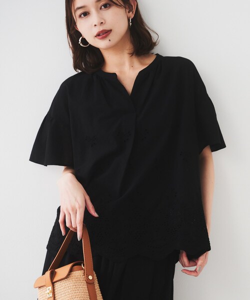 UNTITLED（アンタイトル）の「【セットアップ可/コットン100】スカラップ刺繍ブラウス（シャツ/ブラウス・レディース・ブラック/ホワイト・44/00/02/04）」の17枚目の写真