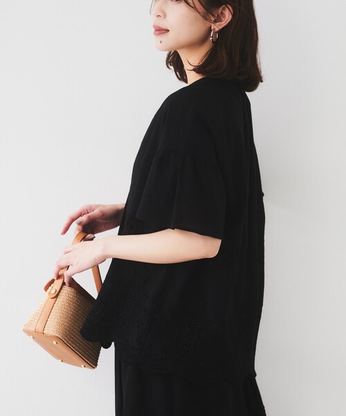 UNTITLED（アンタイトル）の「【セットアップ可/コットン100】スカラップ刺繍ブラウス（シャツ/ブラウス・レディース・ブラック/ホワイト・44/00/02/04）」の16枚目の写真