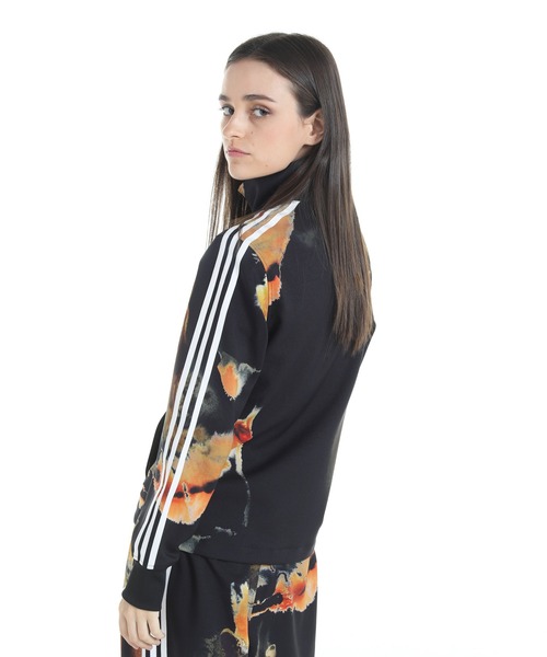 Y-3(ワイスリー)の「Y-3 AOP TRACK TOP 3-STRIPES(ジャージ・レディース・ブラック・X-SMALL/XX-SMALL/SMALL/MEDIUM)」の2枚目の写真