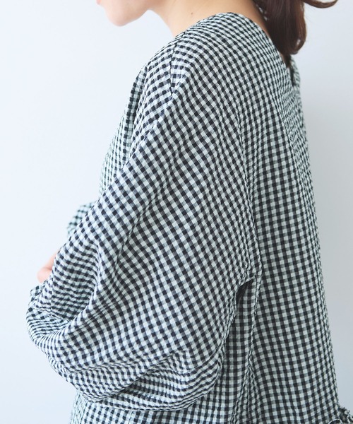 yuni(ユニ )の「コットンシルク サッカーチェック2wayショートブラウス(シャツ/ブラウス・レディース・ブラック系その他・FREE)」の7枚目の写真
