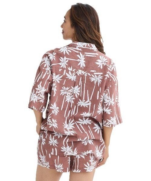 BILLABONG(ビラボン)の「BILLABONG レディース 【DAY DRIFT'N】 BEACH SIDE PRNTD SS WVN 半袖シャツ 【2025年夏モデル】/ビラボン総柄オープンカラー半袖シャツ(シャツ/ブラウス・レディース・エンジ/ホワイト×ブラック・SMALL)」の4枚目の写真