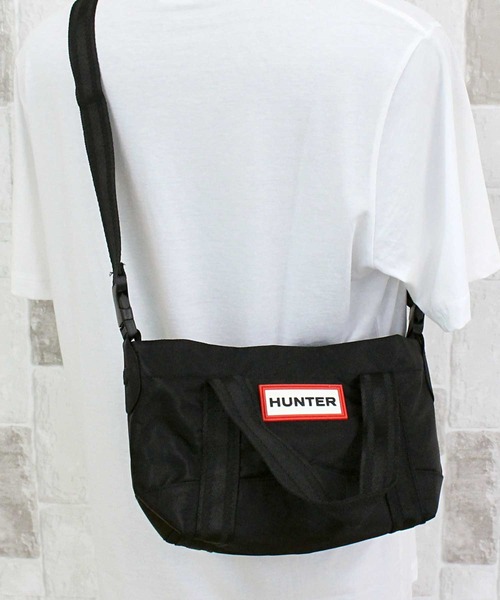 HUNTER（ハンター）の「ナイロンミニトップクリップトート ショルダーバッグ Nylon Mini Top Clip Tote（ショルダーバッグ・レディース・ブラック・ONE SIZE）」の9枚目の写真