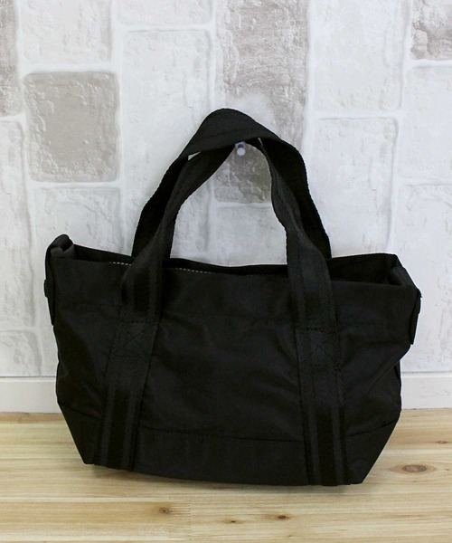 HUNTER（ハンター）の「ナイロンミニトップクリップトート ショルダーバッグ Nylon Mini Top Clip Tote（ショルダーバッグ・レディース・ブラック・ONE SIZE）」の4枚目の写真