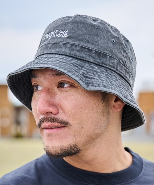 セール】【SUNNY SMITH】筆記体ロゴ刺繍ピグメント バケット