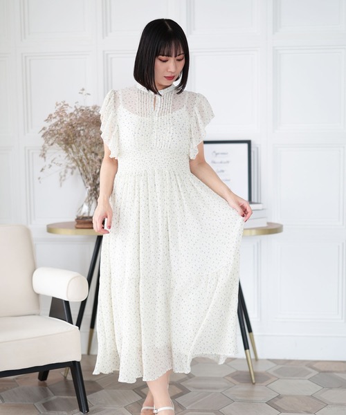 Ruwan yu(ルワンユー)の「ピンクタックプリーツワンピース【大きいサイズ対応】(ワンピース・レディース・ホワイト・4L/3L/LL/L)」の3枚目の写真
