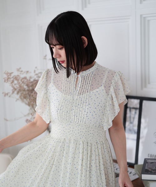 Ruwan yu(ルワンユー)の「ピンクタックプリーツワンピース【大きいサイズ対応】(ワンピース・レディース・ホワイト・4L/3L/LL/L)」の6枚目の写真