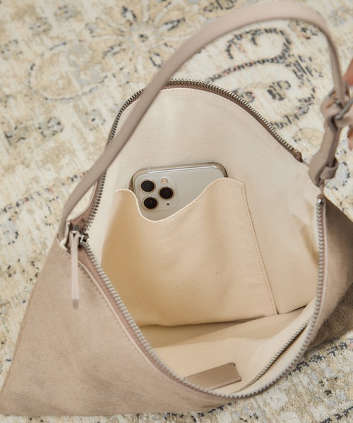 SALON adam et rope'（サロン アダム エ ロペ）の「【W S（ドゥーブル）】へアリーカウレザーバッグ / ハンドバッグ（ショルダーバッグ・レディース・ブラウン/ベージュ・FREE）」の7枚目の写真