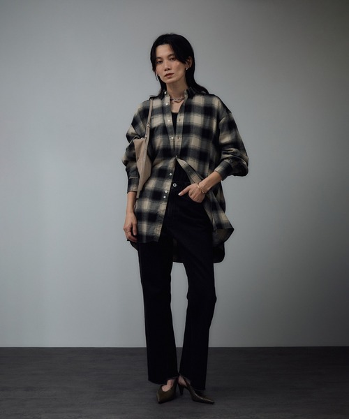 SALON adam et rope'（サロン アダム エ ロペ）の「【W S（ドゥーブル）】へアリーカウレザーバッグ / ハンドバッグ（ショルダーバッグ・レディース・ブラウン/ベージュ・FREE）」の12枚目の写真