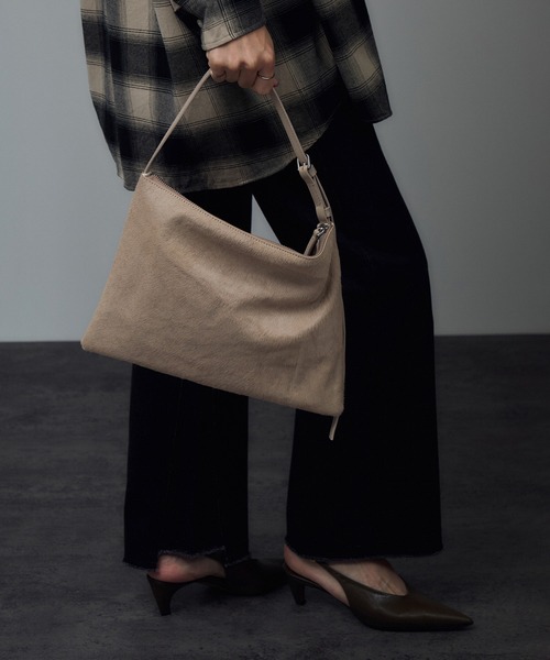 SALON adam et rope'（サロン アダム エ ロペ）の「【W S（ドゥーブル）】へアリーカウレザーバッグ / ハンドバッグ（ショルダーバッグ・レディース・ブラウン/ベージュ・FREE）」の13枚目の写真