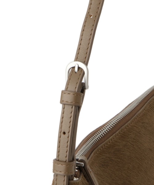 SALON adam et rope'（サロン アダム エ ロペ）の「【W S（ドゥーブル）】へアリーカウレザーバッグ / ハンドバッグ（ショルダーバッグ・レディース・ブラウン/ベージュ・FREE）」の18枚目の写真