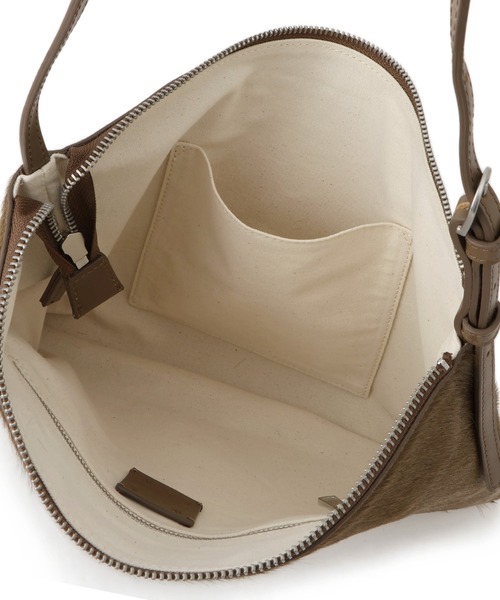 SALON adam et rope'（サロン アダム エ ロペ）の「【W S（ドゥーブル）】へアリーカウレザーバッグ / ハンドバッグ（ショルダーバッグ・レディース・ブラウン/ベージュ・FREE）」の22枚目の写真