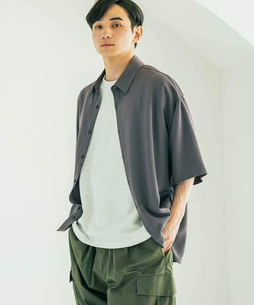 LAKOLE（ラコレ）の「イージークリーン半袖シャツ / 578553（シャツ/ブラウス・メンズ・ホワイト/グリーン/チャコールグレー・MEDIUM/LARGE）」の3枚目の写真