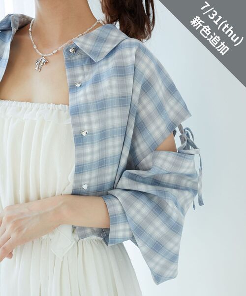 MAJESTIC LEGON(マジェスティックレゴン)の「オープンショルダーショートシャツ(シャツ/ブラウス・レディース・ベージュ/キャメル/ブラック系その他/グレー系その他・MEDIUM)」の3枚目の写真