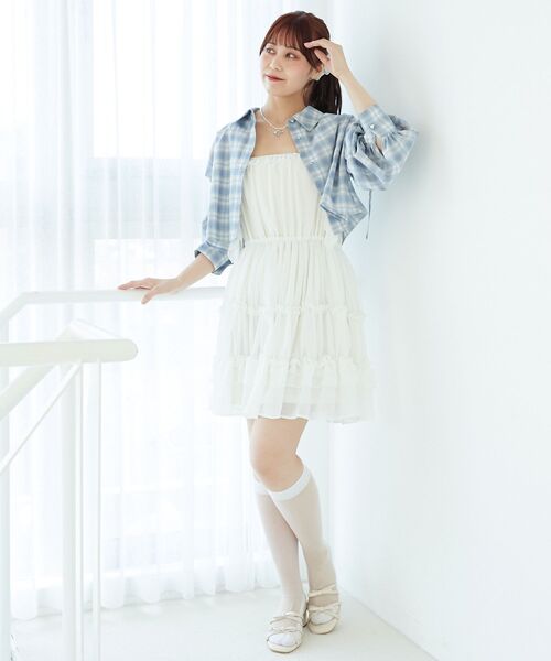 MAJESTIC LEGON(マジェスティックレゴン)の「オープンショルダーショートシャツ(シャツ/ブラウス・レディース・ベージュ/キャメル/ブラック系その他/グレー系その他・MEDIUM)」の12枚目の写真