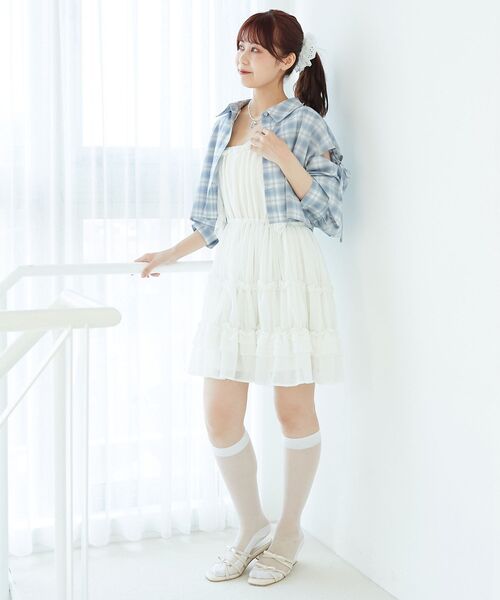 MAJESTIC LEGON(マジェスティックレゴン)の「オープンショルダーショートシャツ(シャツ/ブラウス・レディース・ベージュ/キャメル/ブラック系その他/グレー系その他・MEDIUM)」の13枚目の写真