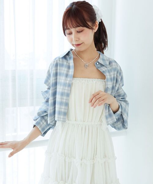 MAJESTIC LEGON(マジェスティックレゴン)の「オープンショルダーショートシャツ(シャツ/ブラウス・レディース・ベージュ/キャメル/ブラック系その他/グレー系その他・MEDIUM)」の15枚目の写真