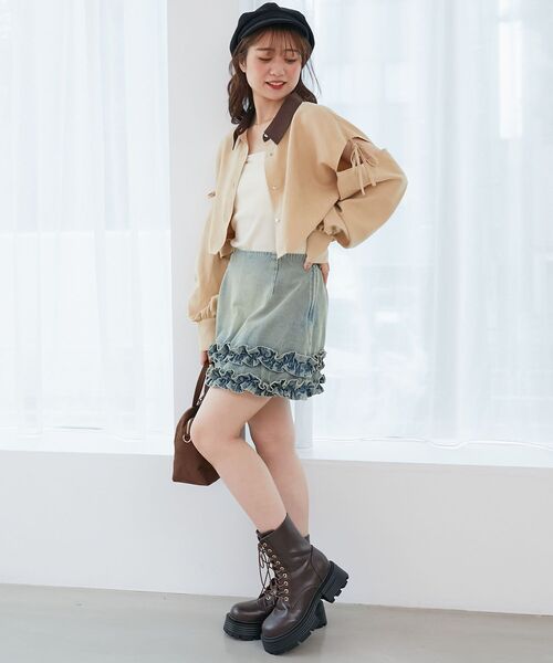 MAJESTIC LEGON(マジェスティックレゴン)の「オープンショルダーショートシャツ(シャツ/ブラウス・レディース・ベージュ/キャメル/ブラック系その他/グレー系その他・MEDIUM)」の20枚目の写真