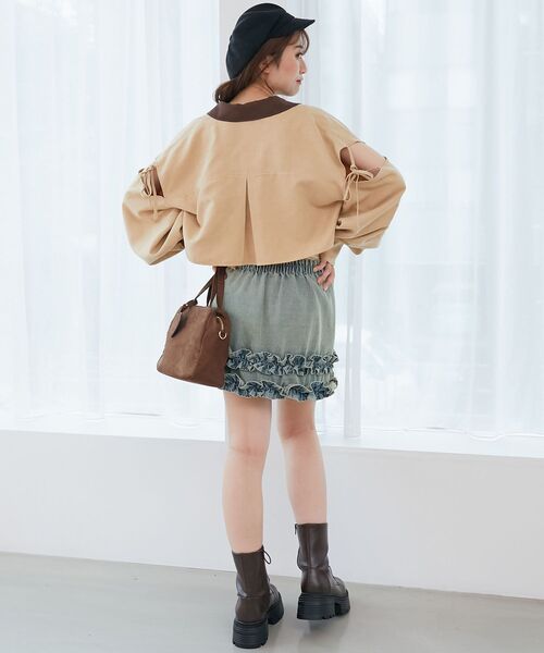 MAJESTIC LEGON(マジェスティックレゴン)の「オープンショルダーショートシャツ(シャツ/ブラウス・レディース・ベージュ/キャメル/ブラック系その他/グレー系その他・MEDIUM)」の21枚目の写真