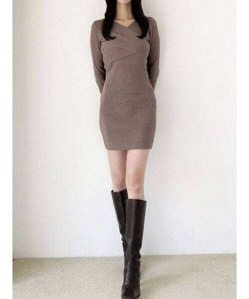 RESEXXY（リゼクシー）の「フロントクロスニットワンピース（ワンピース・レディース・レッド/ブラック/ベージュ・MEDIUM/SMALL）」の3枚目の写真