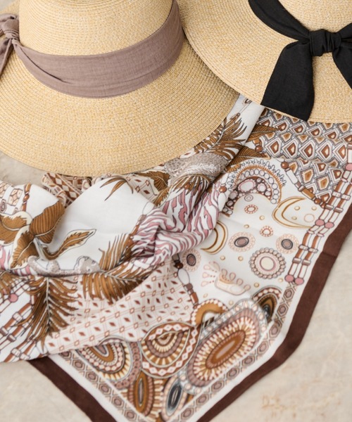 Shelly island(シェリーアイランド)の「ボタニカル柄スカーフ(ストール/ショール・レディース・ブラウン/イエロー・FREE)」の8枚目の写真