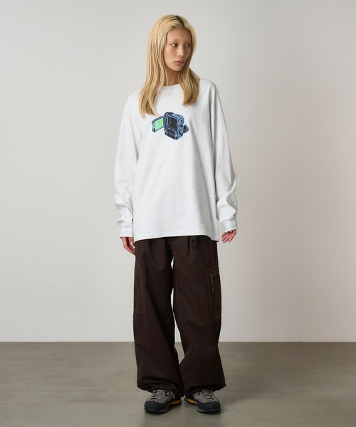 Gramicci（グラミチ）の「CAMCORDER L/S TEE｜カムコーダーロングスリーブTシャツ（Tシャツ/カットソー・メンズ・ヘザーグレー/ブラック系その他/ホワイト/オレンジ・S/M/L/XL/XXL）」の5枚目の写真